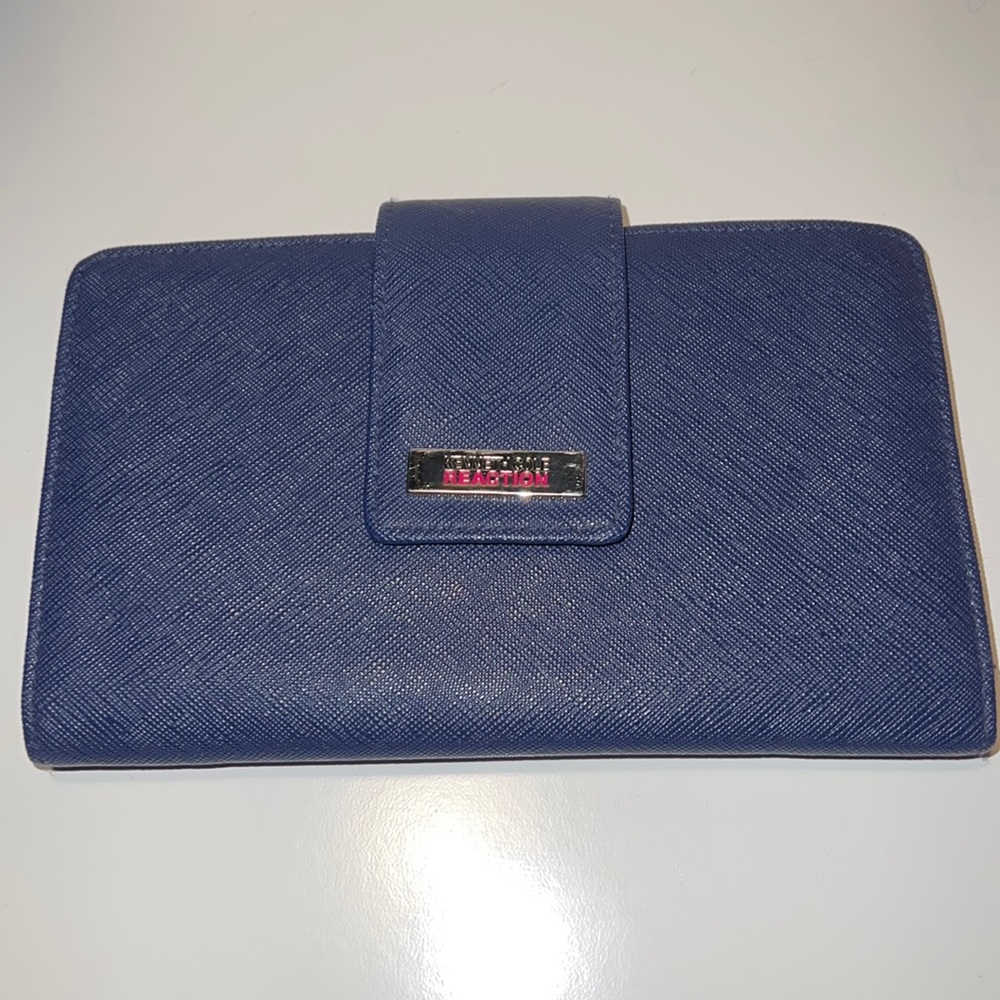 Keneth Cole Reaction navy blue and hot pink wallet